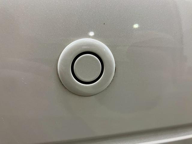 エルグランド 250ハイウェイスターS アーバンクロム 純正8インチナビ 10インチフリップダウンモニター 両側電動スライドドア パワーバックドア 純正ドライブレコーダー アダプティブクルーズコントロール プリクラッシュブレーキ 障害物センサー 純正AW(22枚目)