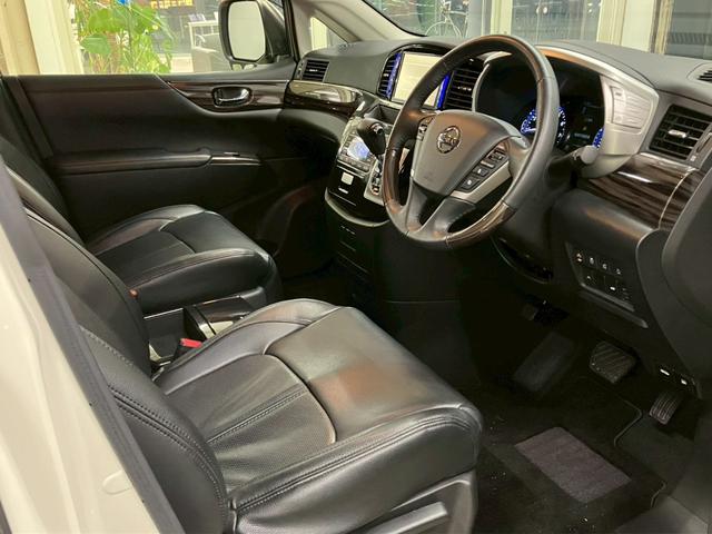 エルグランド 250ハイウェイスターS アーバンクロム 純正8インチナビ 10インチフリップダウンモニター 両側電動スライドドア パワーバックドア 純正ドライブレコーダー アダプティブクルーズコントロール プリクラッシュブレーキ 障害物センサー 純正AW(32枚目)