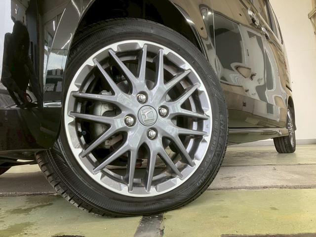 Ｎ－ＢＯＸカスタム ターボ　純正９インチナビ　純正フリップダウンＭ　両側電動スライドドア　アダプティブクルコン　ＬＥＤヘッドライト　クリアランスソナー　ハーフレザーシート　シートヒーター　ＭＴモード　フルセグＴＶ　バックカメラ（7枚目）