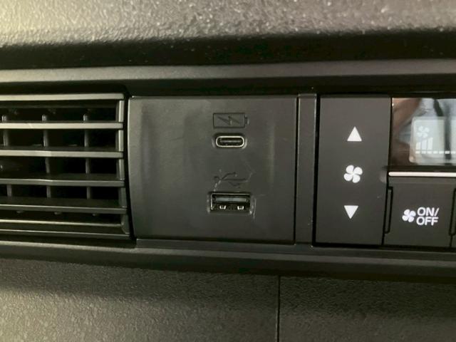 Ｎ－ＢＯＸカスタム ターボ　純正９インチナビ　純正フリップダウンＭ　両側電動スライドドア　アダプティブクルコン　ＬＥＤヘッドライト　クリアランスソナー　ハーフレザーシート　シートヒーター　ＭＴモード　フルセグＴＶ　バックカメラ（21枚目）