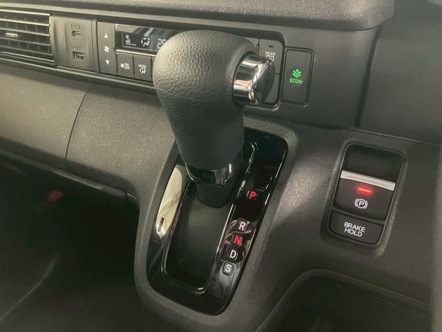 Ｎ－ＢＯＸカスタム ターボ　純正９インチナビ　純正フリップダウンＭ　両側電動スライドドア　アダプティブクルコン　ＬＥＤヘッドライト　クリアランスソナー　ハーフレザーシート　シートヒーター　ＭＴモード　フルセグＴＶ　バックカメラ（25枚目）