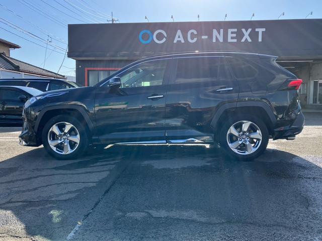 ＲＡＶ４ Ｇ　４ＷＤ　モデリスタフルエアロ　パノラマムーンルーフ　純正ＤＰオーディオ　パノラミックビューモニター　デジタルインナーミラー　ＢＳＭ　電動リアゲート　プリクラッシュセーフティ　ＡＣＣ　ＥＴＣ　ドラレコ（5枚目）