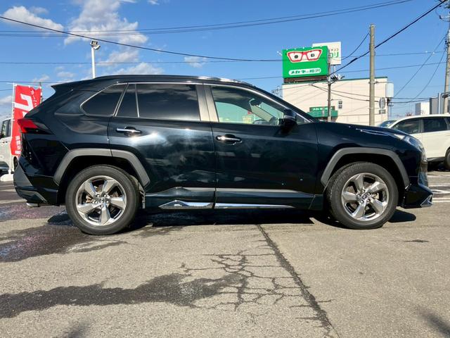 ＲＡＶ４ Ｇ　４ＷＤ　モデリスタフルエアロ　パノラマムーンルーフ　純正ＤＰオーディオ　パノラミックビューモニター　デジタルインナーミラー　ＢＳＭ　電動リアゲート　プリクラッシュセーフティ　ＡＣＣ　ＥＴＣ　ドラレコ（30枚目）