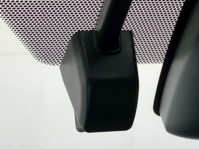 エスクァイア ハイブリッドＧｉプレミアムパッケジブラックテーラード　フルモデリスタ　寒冷地仕様　純正１０型ナビ　１２．１型後席モニター　フルセグＴＶ　バックモニター　両側パワースライドドア　プリクラッシュセーフティ　クルーズコントロール　シートヒーター　ＥＴＣ２．０（23枚目）