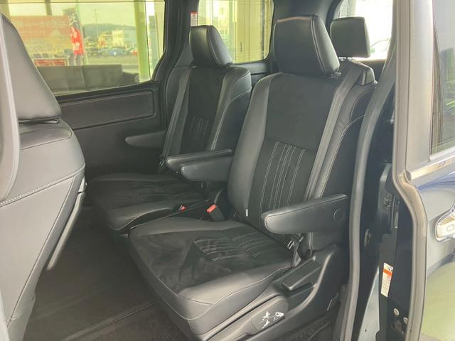 エスクァイア ハイブリッドＧｉプレミアムパッケジブラックテーラード　フルモデリスタ　寒冷地仕様　純正１０型ナビ　１２．１型後席モニター　フルセグＴＶ　バックモニター　両側パワースライドドア　プリクラッシュセーフティ　クルーズコントロール　シートヒーター　ＥＴＣ２．０（32枚目）