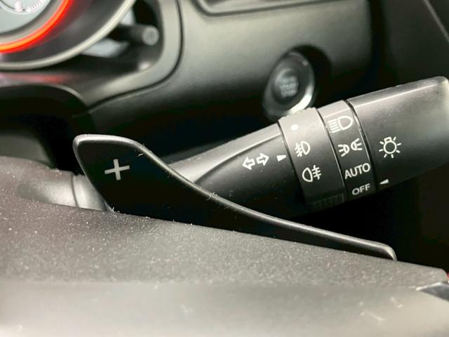 スイフトスポーツ ベースグレード　セーフティパッケージ装着車　純正８インチナビ　全方位モニター　ステアリングリモコン　ＡＣＣ　ＬＥＤヘッドライト　オートハイビーム　衝突被害軽減　レーンキープ　シートヒーター　ドライブレコーダー　ＥＴＣ（12枚目）