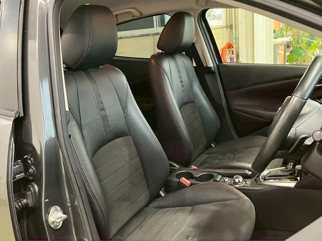 デミオ ＸＤツーリング　Ｌパッケージ　マツダコネクトナビ　バックモニター　アダプティブＬＥＤヘッドライト　ヘッドアップディスプレイ　アダプティブクルーズ　衝突被害軽減　レーンキープ　ブラインドスポットモニター　シートヒーター　ＥＴＣ２．０（32枚目）