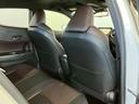 【リアシート】広々としているので後部座席の方も快適にドライブができます♪