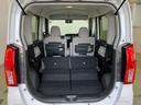 【ラゲッジスペース】後部座席を倒せばさらに広々!大きな荷物の持ち運びも楽々です!!