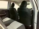 【リアシート】広々としているので後部座席の方も快適にドライブができます♪