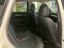 【リアシート】広々としているので後部座席の方も快適にドライブができます♪