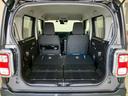 【ラゲッジスペース】後部座席を倒せばさらに広々!大きな荷物の持ち運びも楽々です!!
