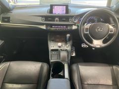 【整備工場完備】ご安心してお乗り頂くため環境を整えております。お車の定期メンテナンスの他、車検やタイヤ交換などもお任せください！ 2