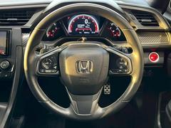 【ＡＣＣ】一定速度での巡航はもちろん、前方の車両との距離を一定に保ちながら自動で加減速を行います。高速道路走行時には大変嬉しい機能です。 2