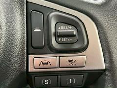 【ＡＣＣ】一定速度での巡航はもちろん、前方の車両との距離を一定に保ちながら自動で加減速を行います。高速道路走行時には大変嬉しい機能です。 3
