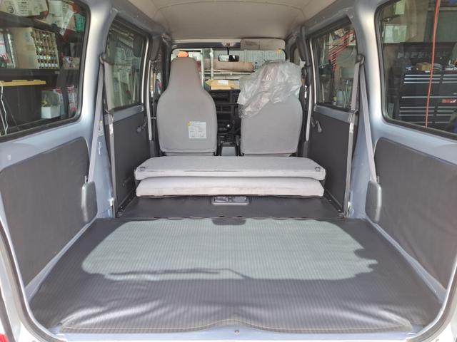 サンバーバン トランスポーター　パワステ　パワーウィンドウ　エアコン　運転席エアバック　切替式４ＷＤＳＷ　１２インチ社外アルミホイール　エンジンオイル＆オイルエレメント＆ブレーキオイル＆下廻り防錆塗装＆エアエレメント交換済（28枚目）