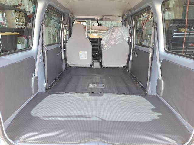 サンバーバン トランスポーター　パワステ　パワーウィンドウ　エアコン　運転席エアバック　切替式４ＷＤＳＷ　１２インチ社外アルミホイール　エンジンオイル＆オイルエレメント＆ブレーキオイル＆下廻り防錆塗装＆エアエレメント交換済（29枚目）