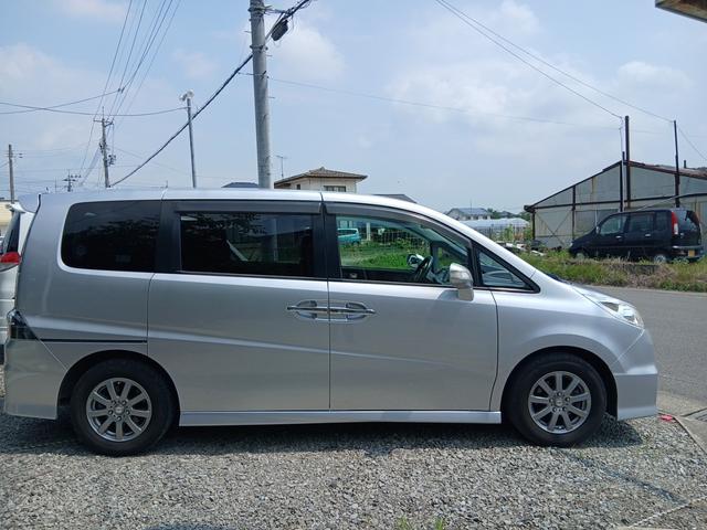 ステップワゴン Ｇ　Ｌパッケージ　両側パワースライドドア　ナビ　ＥＴＣ　運転席＆助手席エアバック　ミラーヒーター　バックカメラ　キーレス２個　スペアキー２個　フォグ　ＡＢＳ　ホイール付きスタッドレス付き（アルミバリ溝）（8枚目）