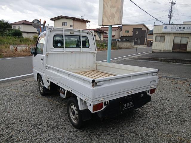 サンバートラック ＴＣ　プロフェッショナル　切替式４ＷＤ　パワーステアリング　運転席エアバック　ヘッドライトレベライザー　エアコン　ラジオ　タイミングベルト交換済（5枚目）