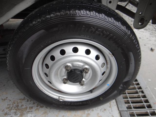 エブリイ ＰＣ　４ＷＤ　４ＡＴ　Ａ／Ｃ　　Ｐ／Ｓ　ロードサポート付き１年走行無制限保証　ハイルーフ　両側スライドドア　キーレス　　パワーウインドウ　ＡＢＳ　ＥＴＣ　オーバーヘッドコンソール　下廻り防錆塗装済（16枚目）