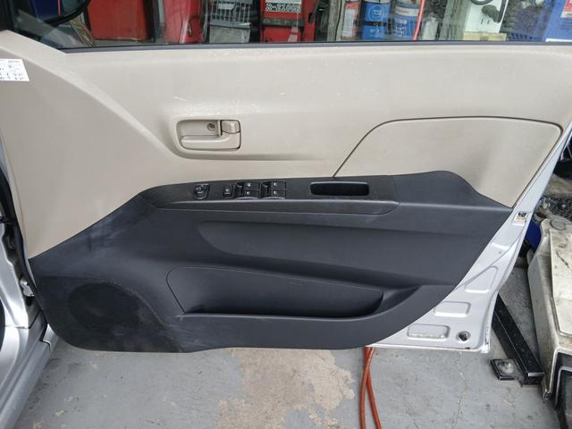 ミラ Ｘ　ＡＢＳ　ＡＣ　ＥＴＣ　運転席＆助手席エアバック　ヘッドライトレベライザー　キーレスエントリー　ナビ（34枚目）