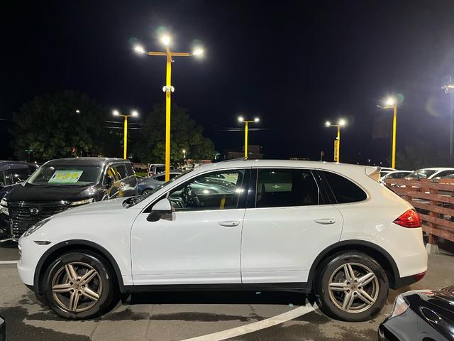 カイエン プラチナエディション ABS ナビ フルセグ バックカメラ 革シート パワーシート シートヒーター パワーバックドア サンルーフ ミラー型モニター ドライブレコーダー 純正18インチアルミ(4枚目)