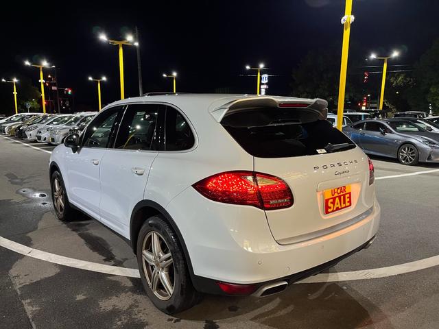 カイエン プラチナエディション ABS ナビ フルセグ バックカメラ 革シート パワーシート シートヒーター パワーバックドア サンルーフ ミラー型モニター ドライブレコーダー 純正18インチアルミ(5枚目)