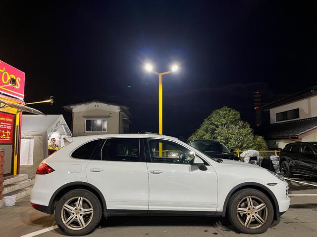 カイエン プラチナエディション ABS ナビ フルセグ バックカメラ 革シート パワーシート シートヒーター パワーバックドア サンルーフ ミラー型モニター ドライブレコーダー 純正18インチアルミ(8枚目)