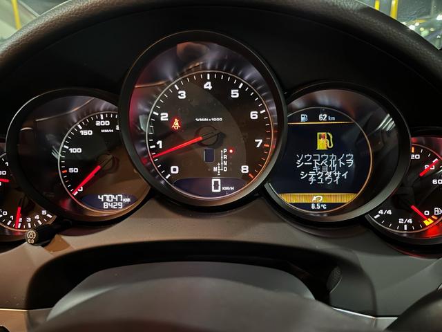 カイエン プラチナエディション ABS ナビ フルセグ バックカメラ 革シート パワーシート シートヒーター パワーバックドア サンルーフ ミラー型モニター ドライブレコーダー 純正18インチアルミ(13枚目)