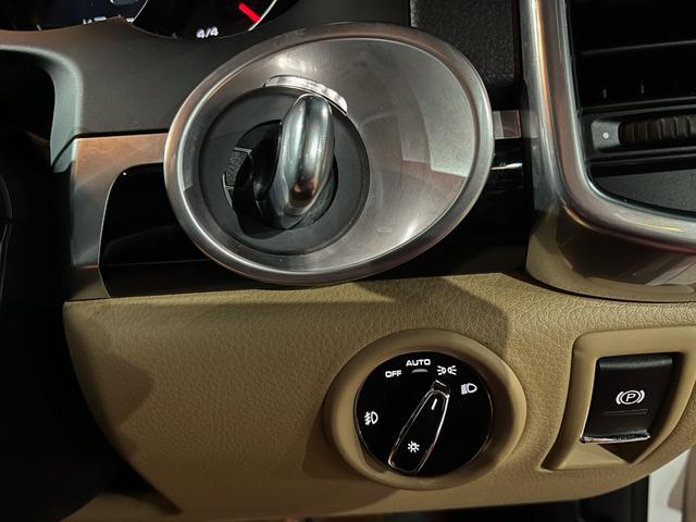 カイエン プラチナエディション ABS ナビ フルセグ バックカメラ 革シート パワーシート シートヒーター パワーバックドア サンルーフ ミラー型モニター ドライブレコーダー 純正18インチアルミ(14枚目)