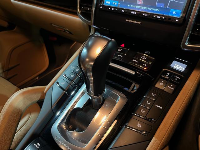 カイエン プラチナエディション ABS ナビ フルセグ バックカメラ 革シート パワーシート シートヒーター パワーバックドア サンルーフ ミラー型モニター ドライブレコーダー 純正18インチアルミ(18枚目)