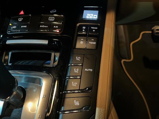 カイエン プラチナエディション ABS ナビ フルセグ バックカメラ 革シート パワーシート シートヒーター パワーバックドア サンルーフ ミラー型モニター ドライブレコーダー 純正18インチアルミ(19枚目)