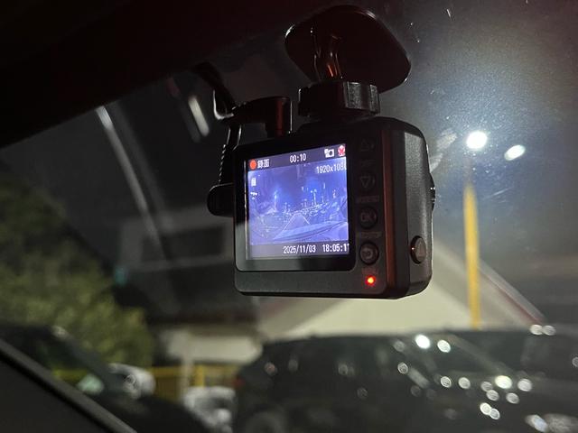 カイエン プラチナエディション ABS ナビ フルセグ バックカメラ 革シート パワーシート シートヒーター パワーバックドア サンルーフ ミラー型モニター ドライブレコーダー 純正18インチアルミ(32枚目)