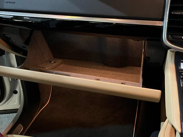 カイエン プラチナエディション ABS ナビ フルセグ バックカメラ 革シート パワーシート シートヒーター パワーバックドア サンルーフ ミラー型モニター ドライブレコーダー 純正18インチアルミ(41枚目)