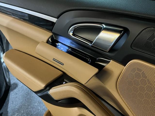 カイエン プラチナエディション ABS ナビ フルセグ バックカメラ 革シート パワーシート シートヒーター パワーバックドア サンルーフ ミラー型モニター ドライブレコーダー 純正18インチアルミ(48枚目)