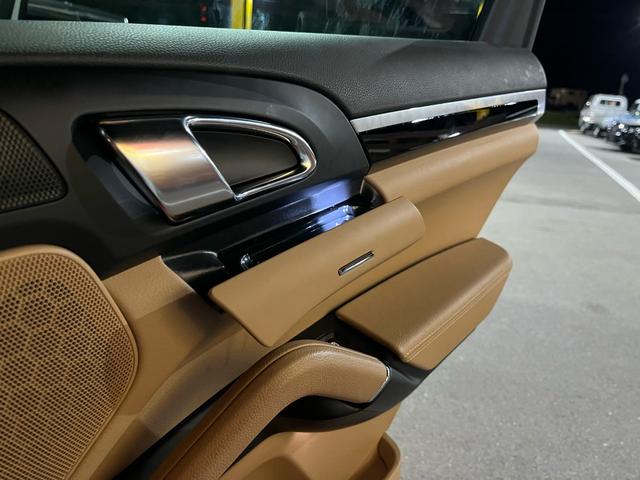 カイエン プラチナエディション ABS ナビ フルセグ バックカメラ 革シート パワーシート シートヒーター パワーバックドア サンルーフ ミラー型モニター ドライブレコーダー 純正18インチアルミ(51枚目)