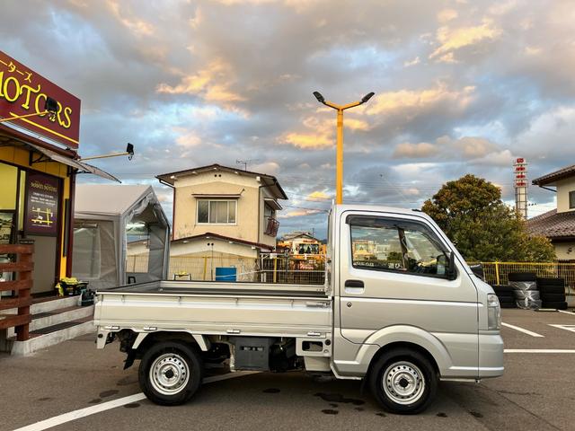 キャリイトラック ＫＣエアコン・パワステ　１年保証付　４ＷＤ　エアコン　シガーソケット　ラジオ　オートマチック　ＡＢＳ　運転席エアバッグ　助手席エアバッグ　最大積載量３５０ｋｇ（10枚目）