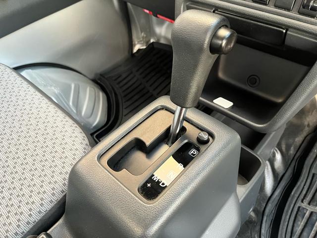 キャリイトラック ＫＣエアコン・パワステ　１年保証付　４ＷＤ　エアコン　シガーソケット　ラジオ　オートマチック　ＡＢＳ　運転席エアバッグ　助手席エアバッグ　最大積載量３５０ｋｇ（16枚目）