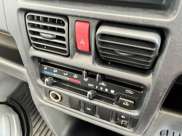 キャリイトラック ＫＣエアコン・パワステ　１年保証付　４ＷＤ　エアコン　シガーソケット　ラジオ　オートマチック　ＡＢＳ　運転席エアバッグ　助手席エアバッグ　最大積載量３５０ｋｇ（19枚目）