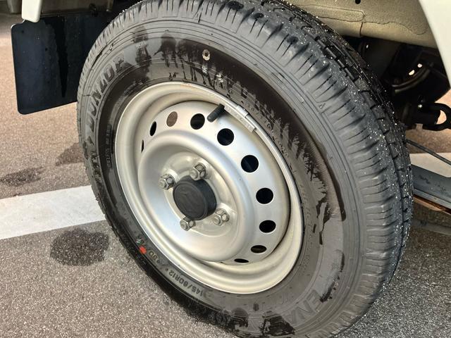 キャリイトラック ＫＣエアコン・パワステ　１年保証付　４ＷＤ　エアコン　シガーソケット　ラジオ　オートマチック　ＡＢＳ　運転席エアバッグ　助手席エアバッグ　最大積載量３５０ｋｇ（26枚目）