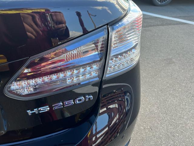 HS HS250h バージョンL 1年保証付 ナビ・TV(フルセグ) 純正アルミ ETC 本革シート シートヒータ・クーラ サンシェード(34枚目)