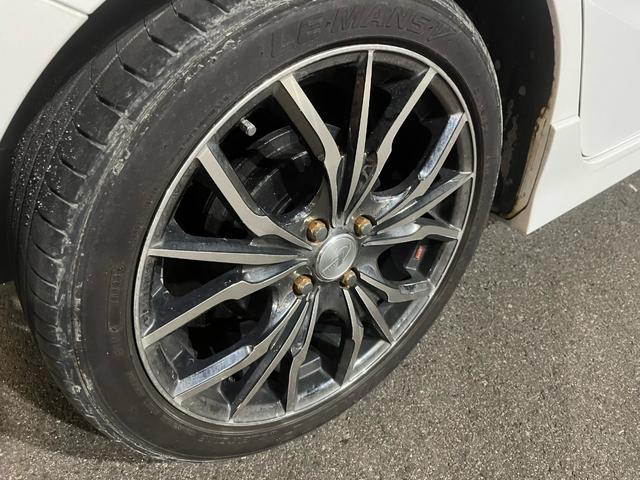 シャトル ハイブリッドＺ　１年保証付　４ＷＤ　ナビ・ＴＶ　社外１７インチアルミ　ダウンサス取付済み　純正サス取付可　スペアキー　バックカメラ（8枚目）