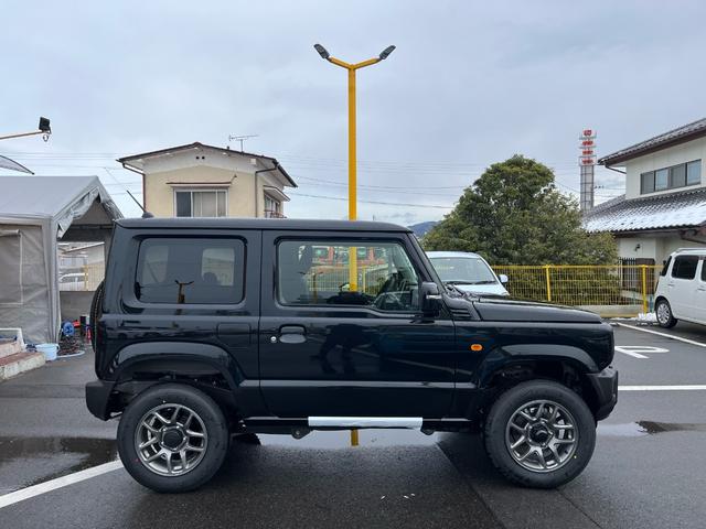 ジムニー ＸＣ　メーカー保証付　届け出済未使用車　４ＷＤ　純正アルミ　衝突被害軽減システム　スペアキー　ＬＥＤヘッドランプ　クリアランスソナー　シートヒータ（8枚目）