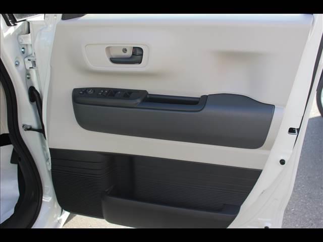 N-BOX ベースグレード 届出済未使用車(30枚目)
