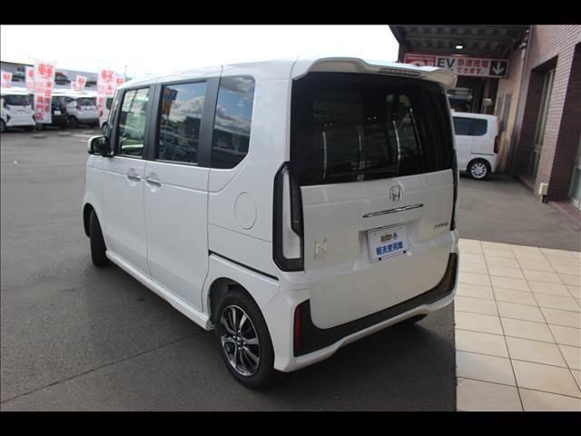 N-BOXカスタム ベースグレード 届出済未使用車(8枚目)