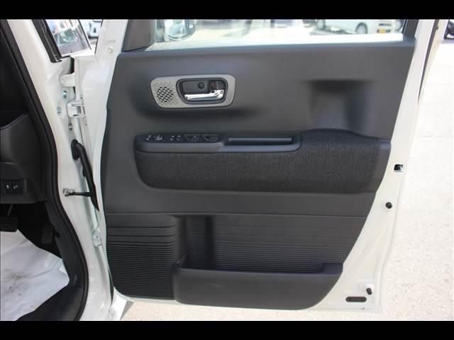 N-BOXカスタム ベースグレード 届出済未使用車(12枚目)