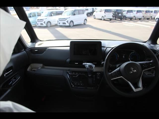 デリカミニ Ｔ　プレミアム　リミテッドエディション　届出済未使用車（11枚目）