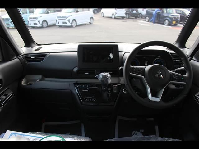 デリカミニ Ｔ　プレミアム　リミテッドエディション　届出済未使用車（9枚目）