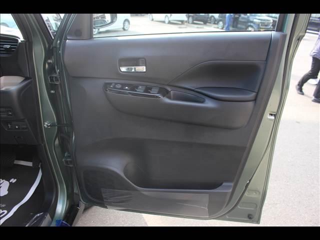 デリカミニ Ｔ　プレミアム　リミテッドエディション　届出済未使用車（10枚目）