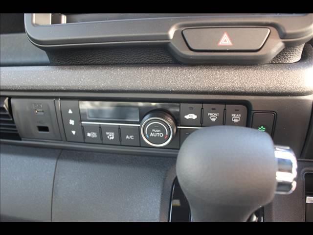 Ｎ－ＢＯＸカスタム ベースグレード　届出済未使用車（20枚目）